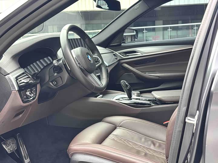 BMW 5 Series 540i M спортпакет — фото 4