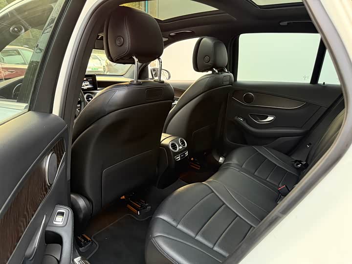 Mercedes-Benz GLC 300 4MATIC динамик — фото 10