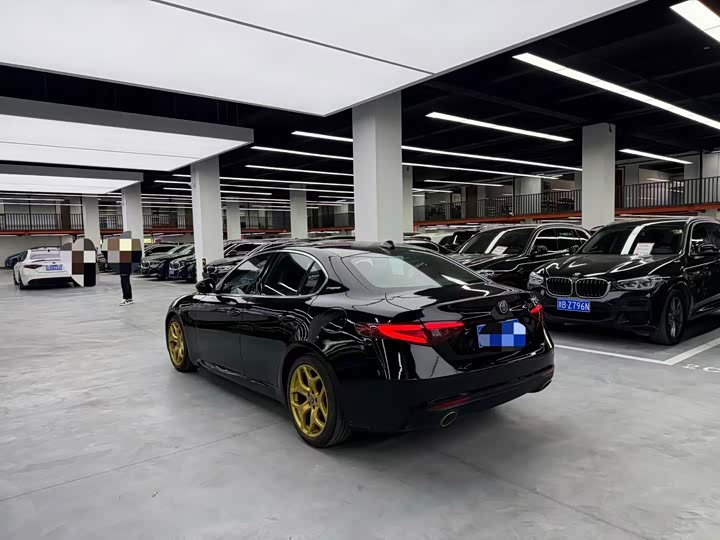 Alfa Romeo Giulia 2020 2.0 T 280 HP — фото 18