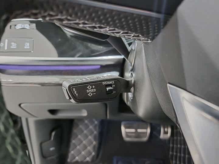 Audi Q8 2023 55 TFSI — фото 17