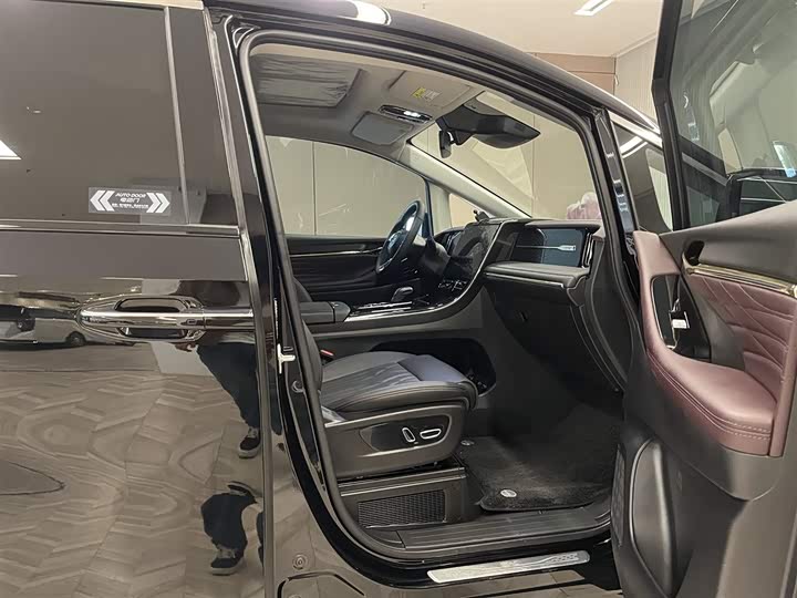 Trumpchi M8 2024 Hybrid — фото 17