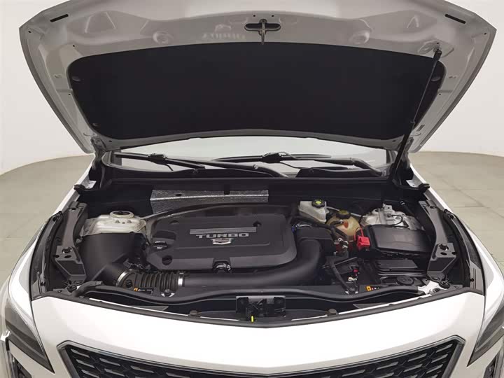 Cadillac XT 4 2020 28 T 2 WD — фото 6