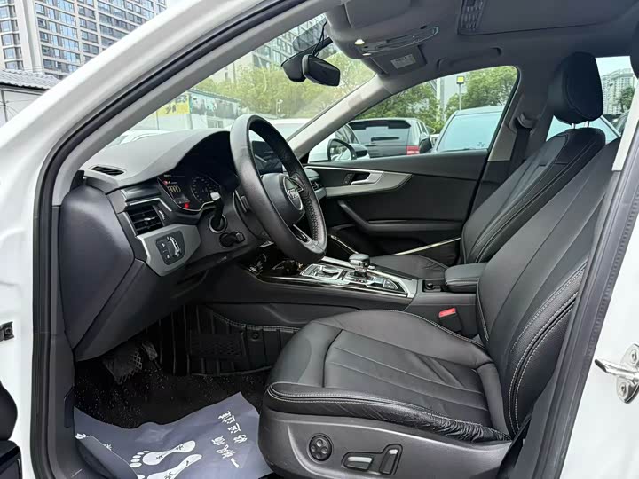 Audi A4L 2018 30 40 TFSI — фото 4