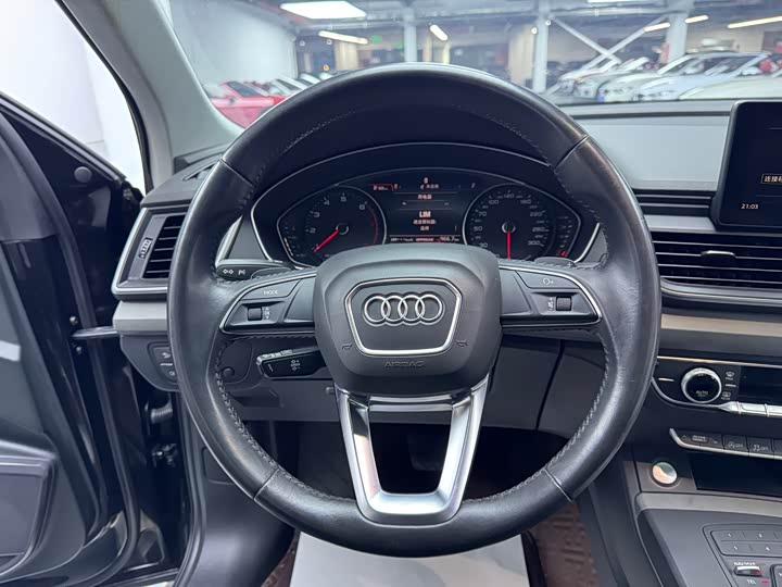 Audi Q5L 40 TFSI базовая — фото 9