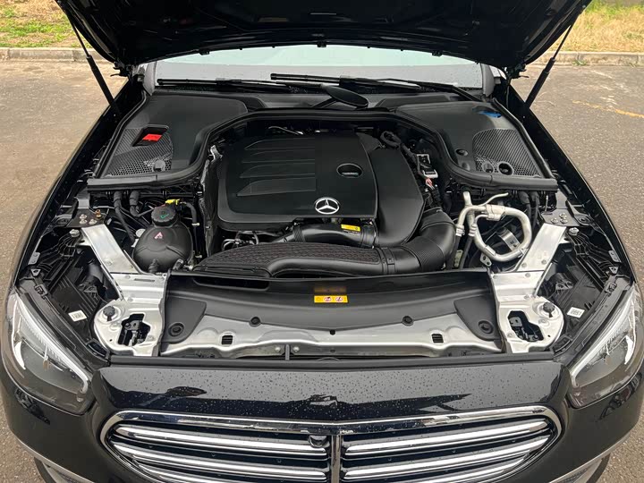 Mercedes-Benz E-Class 2023 E 300 L Luxury — фото 21