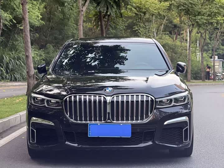 BMW 7 Series 740Li продвинутая люкс-пакет — фото 2