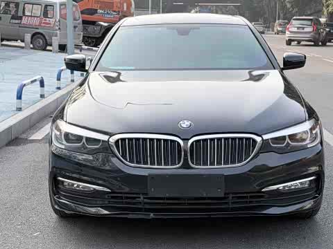 BMW 5-Series 2017 528 Li Leading — фото 19