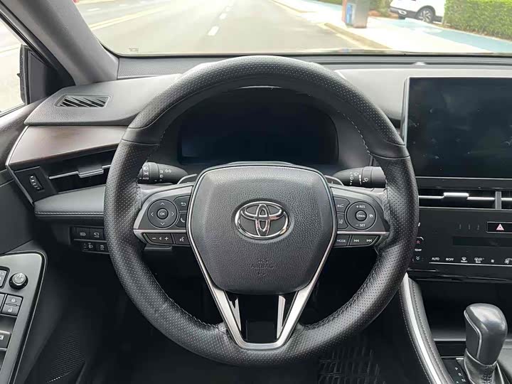 Toyota Avalon — фото 10