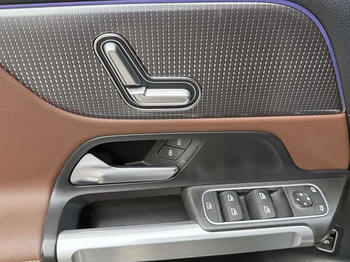Mercedes-Benz GLB 2021 GLB 180 — фото 12