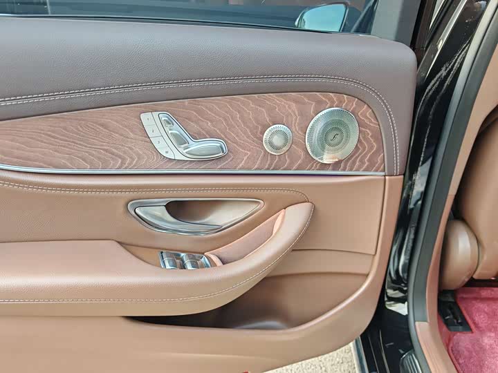 Mercedes-Benz E-Class 2022 E 300 L Luxury — фото 9