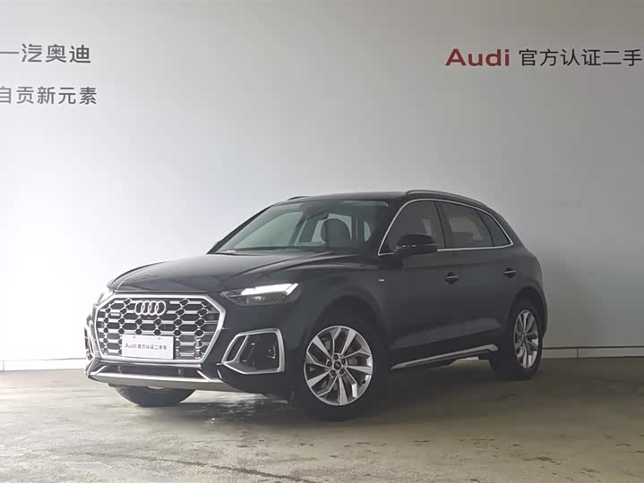 Audi Q5L 2022 40 T — фото 1