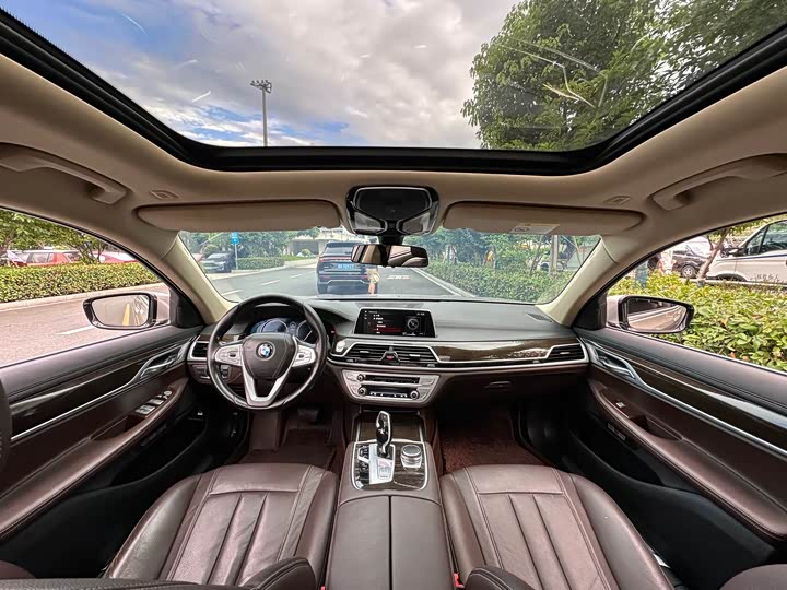 BMW 7 Series 730Li продвинутая — фото 10