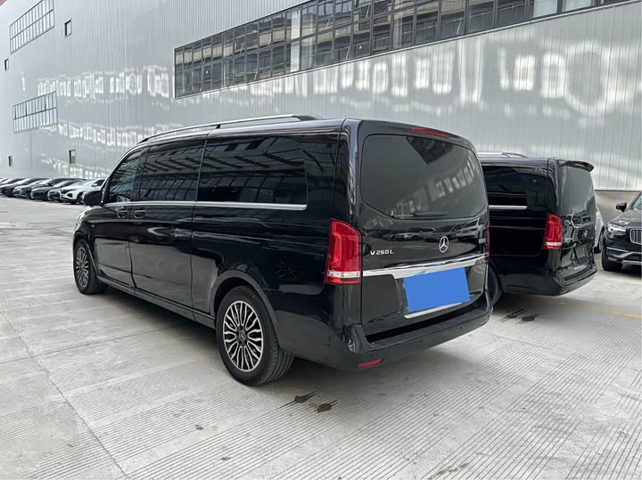 Mercedes-Benz V-Class 2017 V 260 L — фото 3