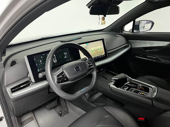 Changan UNI-T 2023 1.5 T Premium — фото 13