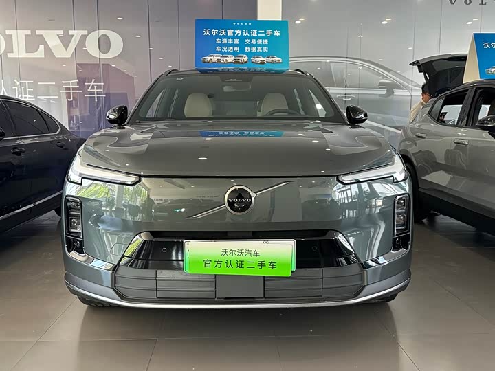 Volvo XC70 Hybrid 2026 4 WD Core — фото 2