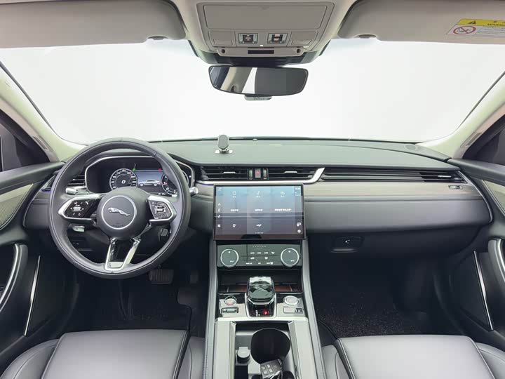 Jaguar XFL 2022 XFL 2.0 T P 200 2 WD — фото 11