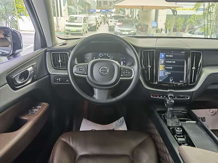 Volvo XC60 2021 T 5 4 WD — фото 5