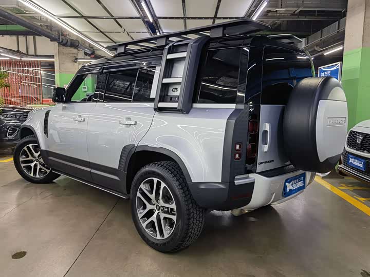Land Rover Defender — фото 6