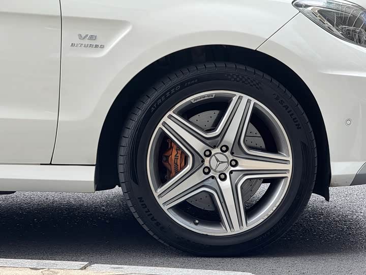 Mercedes-Benz M-Class 2014 AMG ML 63 — фото 5