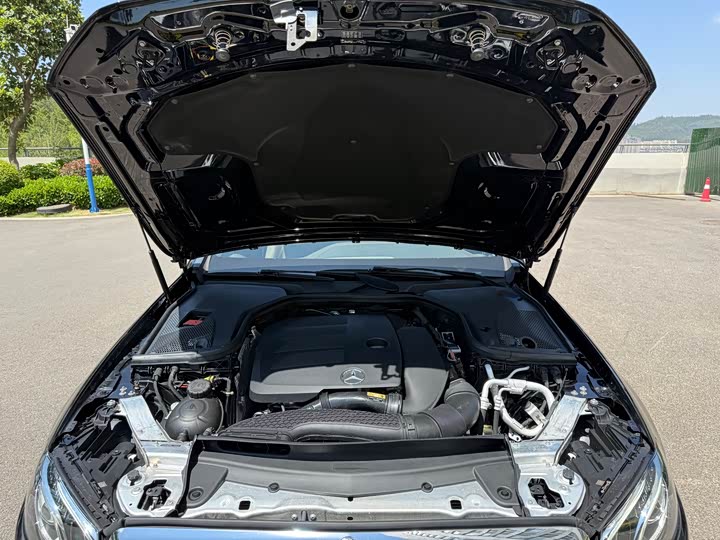 Mercedes-Benz E-Class 2020 E 300 L — фото 11