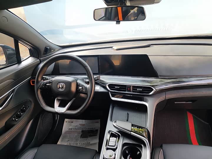 Changan UNI-T 2022 1.5 T Premium — фото 13