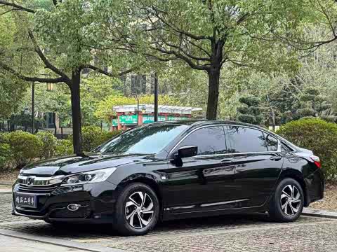 Honda Accord — фото 18