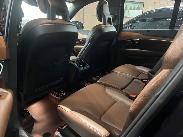 Volvo XC90 2022 B 6 7 — фото 5