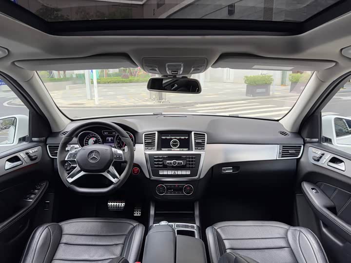 Mercedes-Benz M-Class 2014 AMG ML 63 — фото 8
