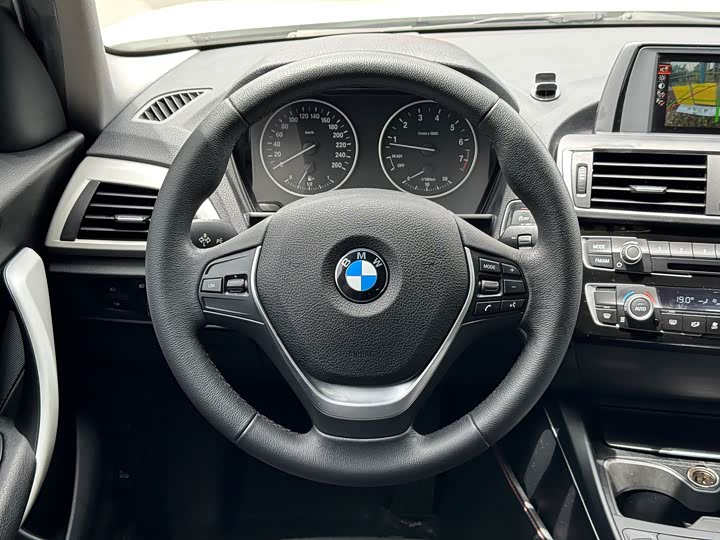 BMW 1-Series 2016 120i — фото 13