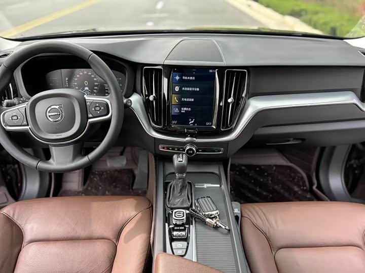 Volvo XC60 2019 T 5 4 WD VI — фото 6