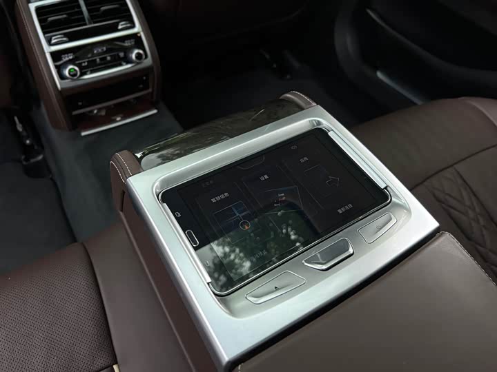 BMW 7-Series 2017 740 Li Leading — фото 16