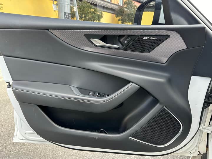 Jaguar XEL 2021 2.0 T 200 PS R-DYNAMIC — фото 6
