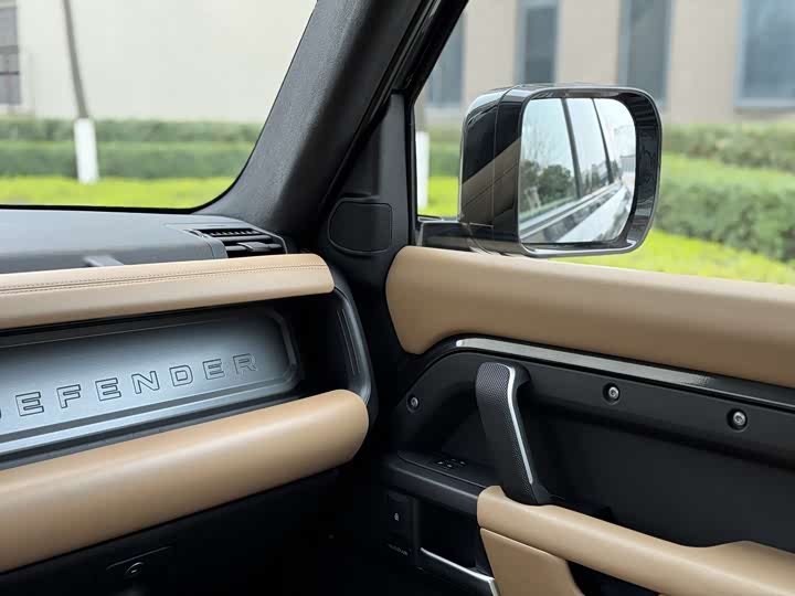 Land Rover Defender — фото 13