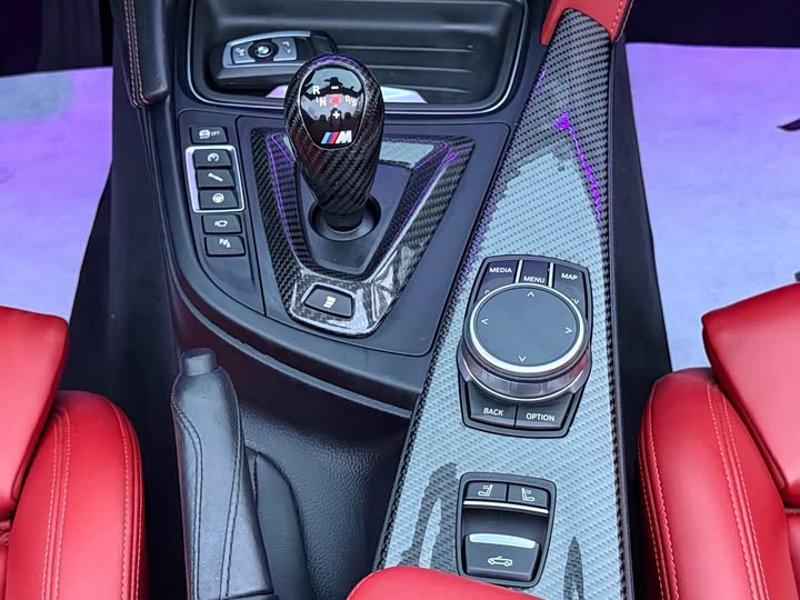 BMW M4 2018 M 4 — фото 19