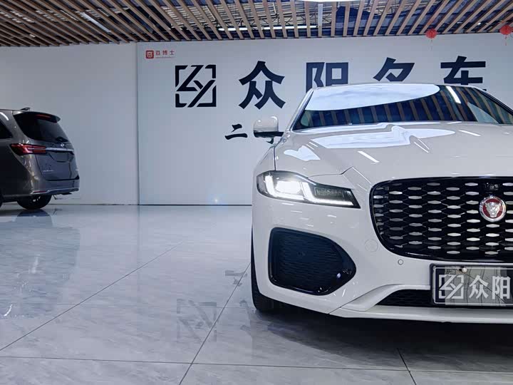 Jaguar XFL 2023 XFL 2.0 T P 200 2 WD — фото 4
