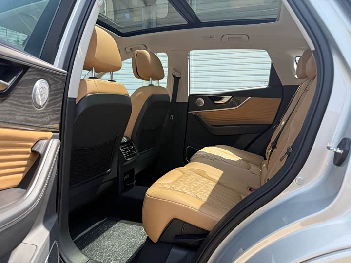 Hongqi HS5 2023 2.0 T 4 WD Pro — фото 15