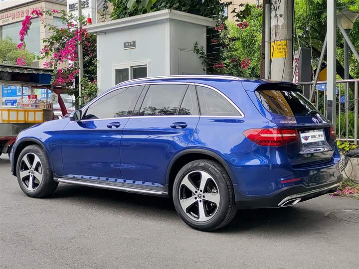 Mercedes-Benz GLC 2018 GLC 260 4 MATIC Luxury — фото 4