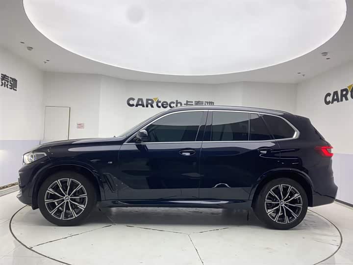 BMW X5 2019 x Drive 40i M — фото 8
