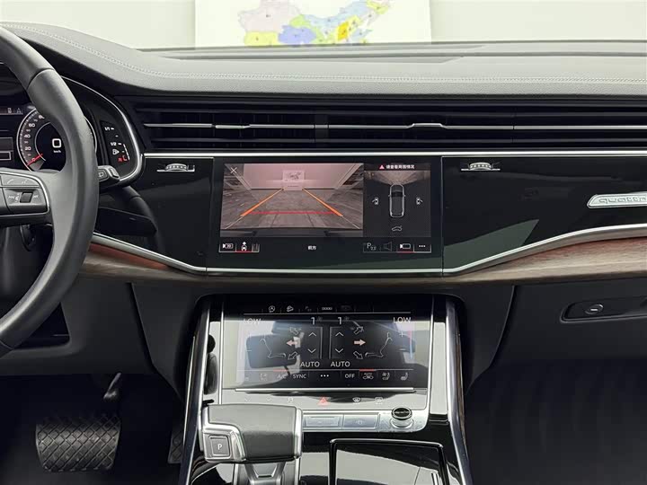 Audi Q7 2023 55 TFSI quattro S line Sport — фото 10