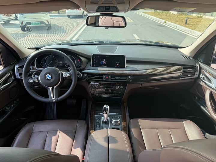 BMW X5 2017 x Drive 28i — фото 5
