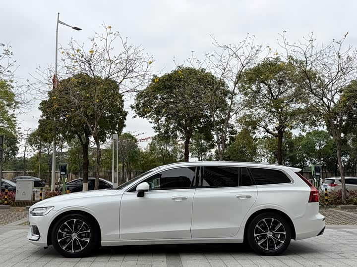 Volvo V60 2020 T 4 — фото 12
