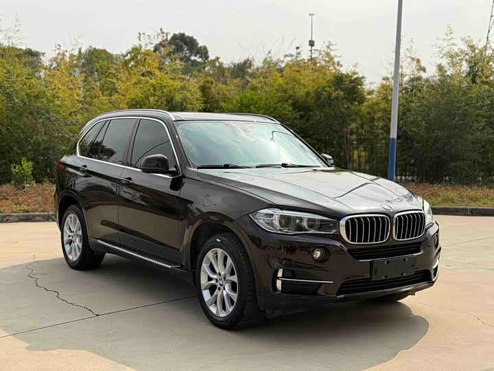 BMW X5 2017 x Drive 28i — фото 3