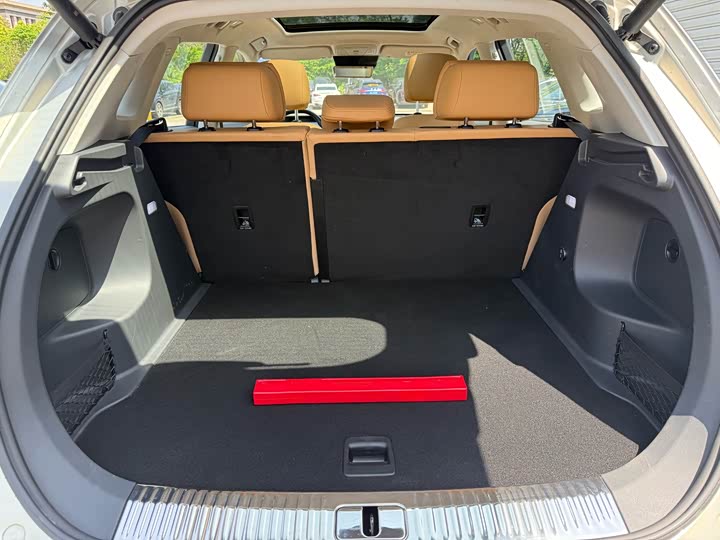 Hongqi HS5 2023 2.0 T 4 WD Pro — фото 12