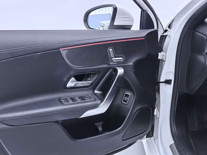 Mercedes-Benz A-Class 2023 A 200 L — фото 17