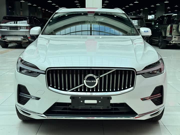 Volvo XC60 2022 B 5 4 WD — фото 2