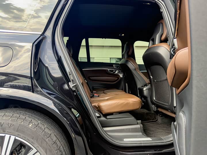 Volvo XC90 2021 B 6 7 — фото 25