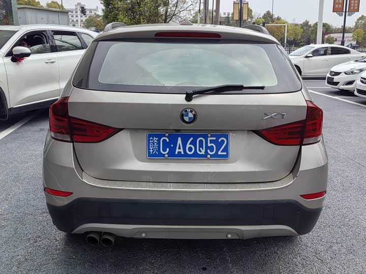 BMW X1 2014 s Drive 18i Leading — фото 3
