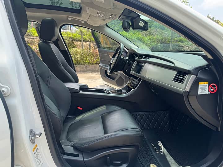 Jaguar XFL 2018 XFL 2.0 T 200 PS — фото 13