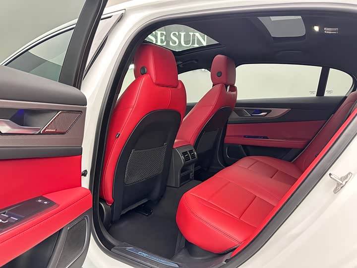 Jaguar XEL 2024 2.0 T 250 PS R-DYNAMIC S — фото 6