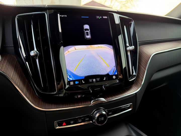 Volvo XC60 2024 B 5 4 WD — фото 14